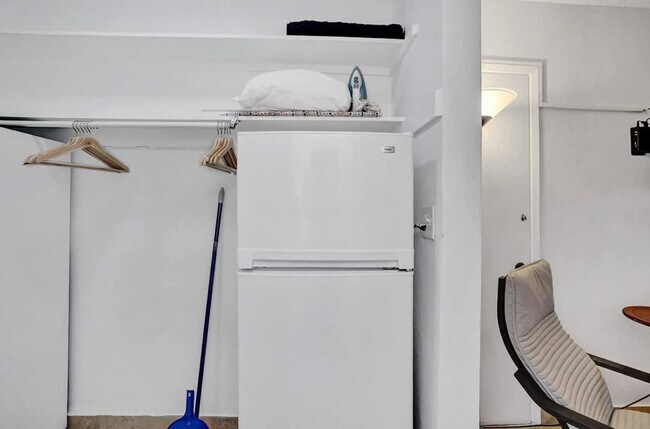 Foto del edificio - 3215 NE 7th St