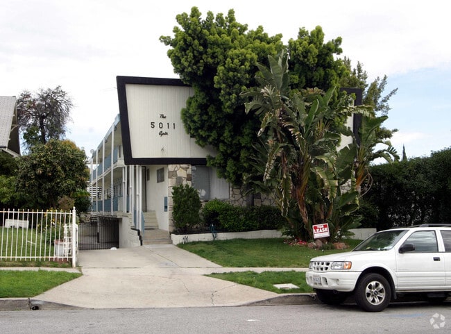 Building Photo - The 5011 Apartments