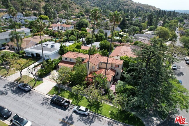 Foto del edificio - 1861 W Mountain St