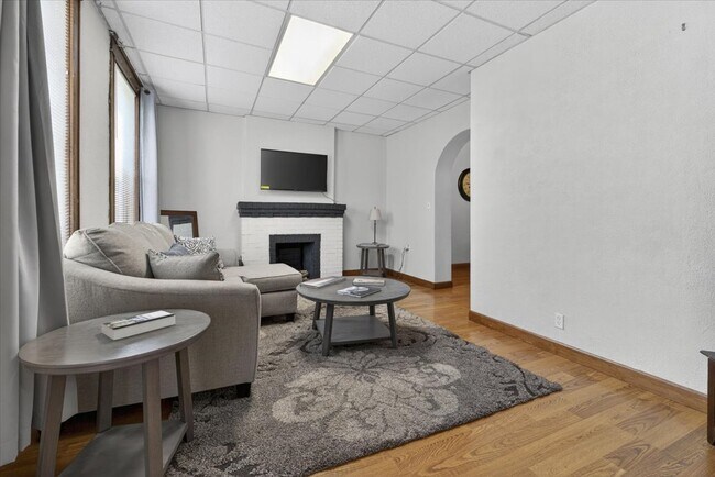 Foto del edificio - 736 Dover Pl