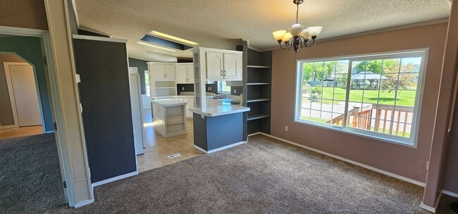 Building Photo - 510 S Circle Dr