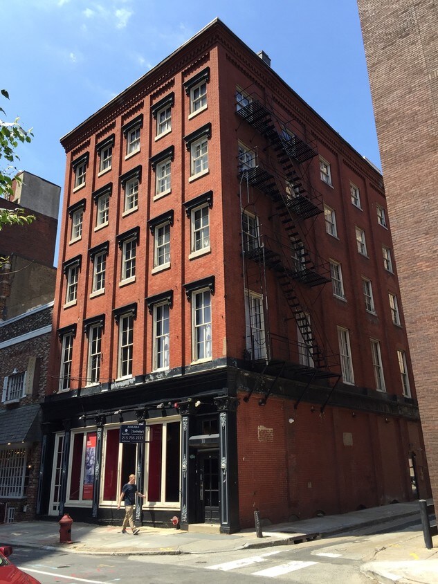 Primary Photo - 30 S 7th St