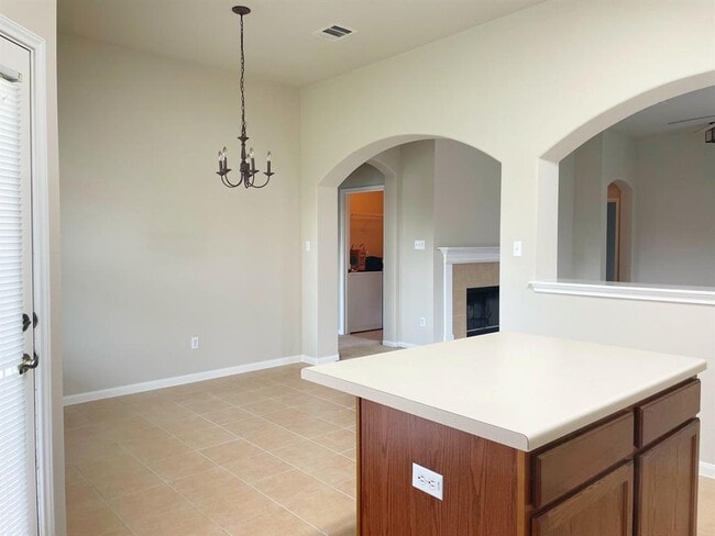 Building Photo - 115 Gainer Dr