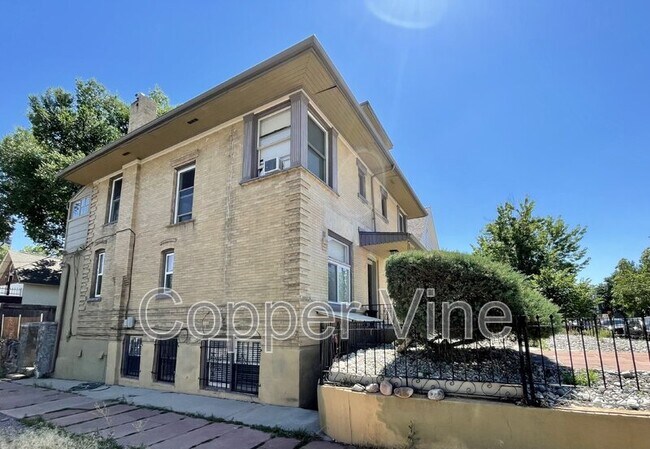 Foto del edificio - 146 Logan St