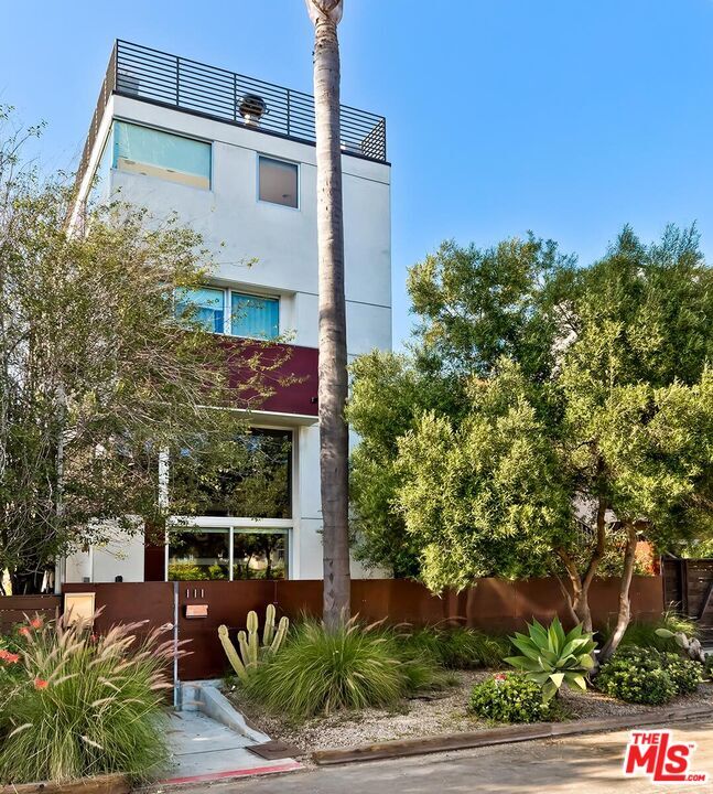 Foto del edificio - 111 Eastwind St