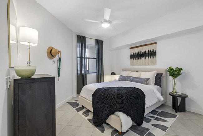 Building Photo - The Grand