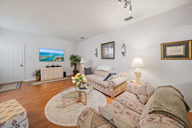Foto del edificio - 3407 Parkridge Cir