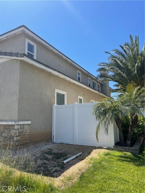 Building Photo - 37075 Parkway Dr