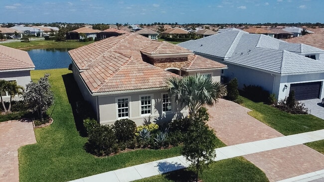 Building Photo - 9018 SW Matilda Way