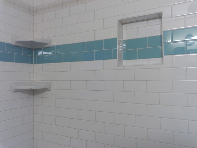 New tile in bathtub - 3440 SE Madison St