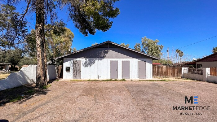 Primary Photo - 2Bed/1Bath Apt at I-17/Northern! Ready for...