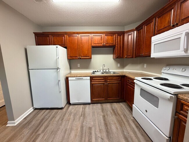 Building Photo - 4 Bedroom 2 bath Home in Valdosta, GA