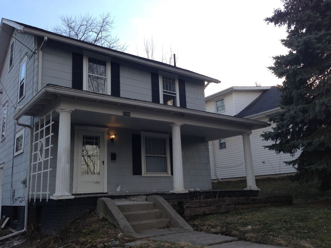 Foto principal - Large 4BR Plain Local Home for Rent