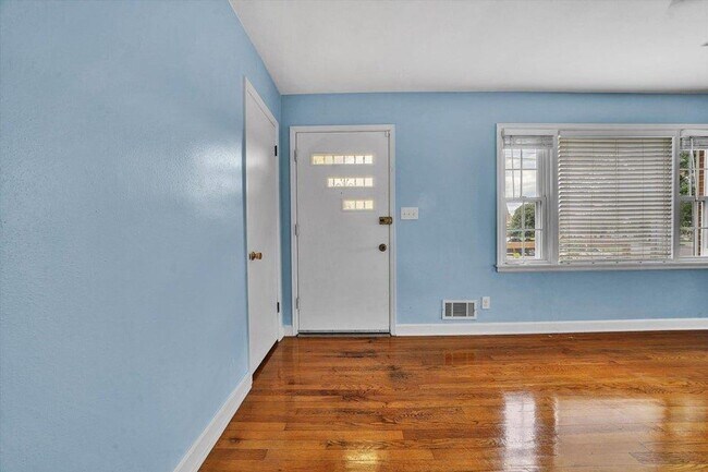 Foto del edificio - 5001 Hildebrand Rd NW