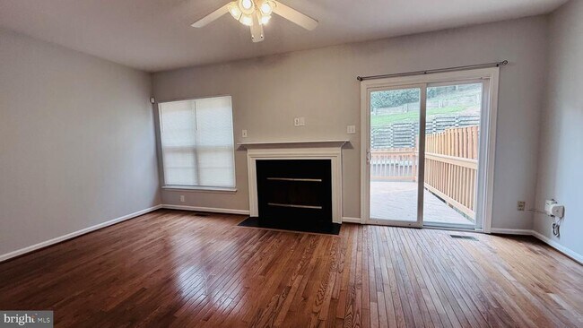 Building Photo - 13042 Hunterbrook Dr