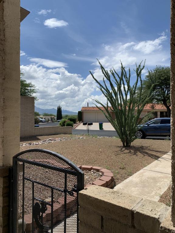 Foto del edificio - 760 W Camino Iturbide