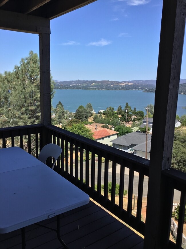 Foto del edificio - 10872 Skyview Dr