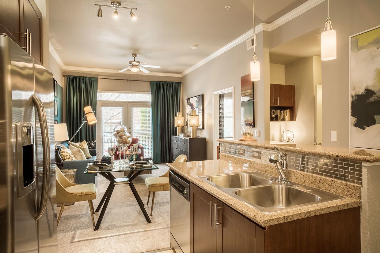 Cortland Addison Circle Apartments Addison, TX