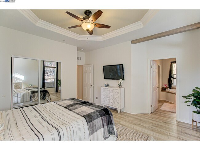 Building Photo - 25130 Fern Valley Rd