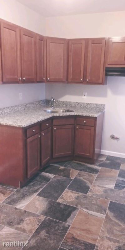 Foto principal - 359 N Maple Ave
