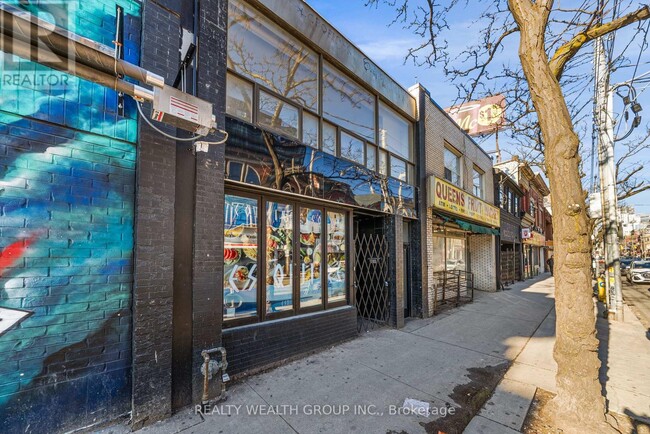 Building Photo - 566 Queen St W