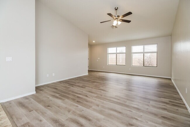 Foto del edificio - 1794 W Desert Canyon Dr
