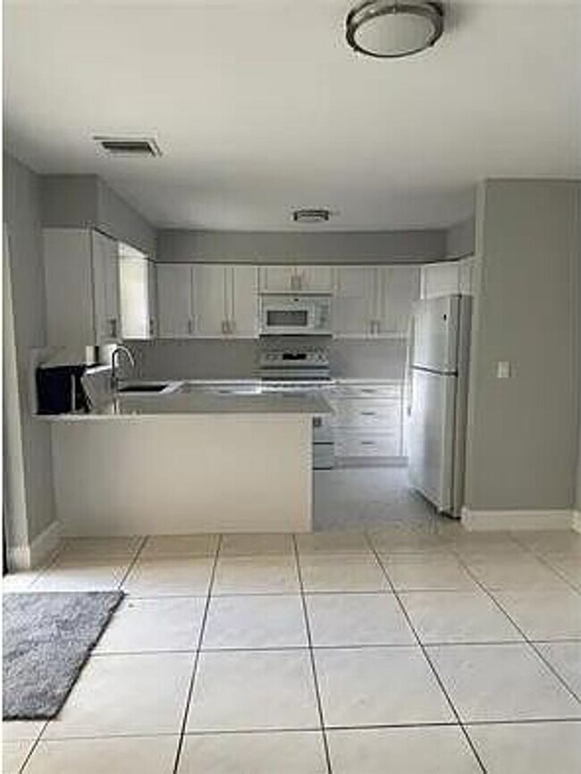 Foto del edificio - 4905 Alder Dr