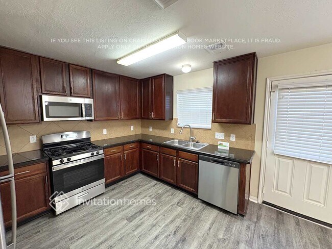 Foto del edificio - 4030 Falvel Shadow Creek Dr