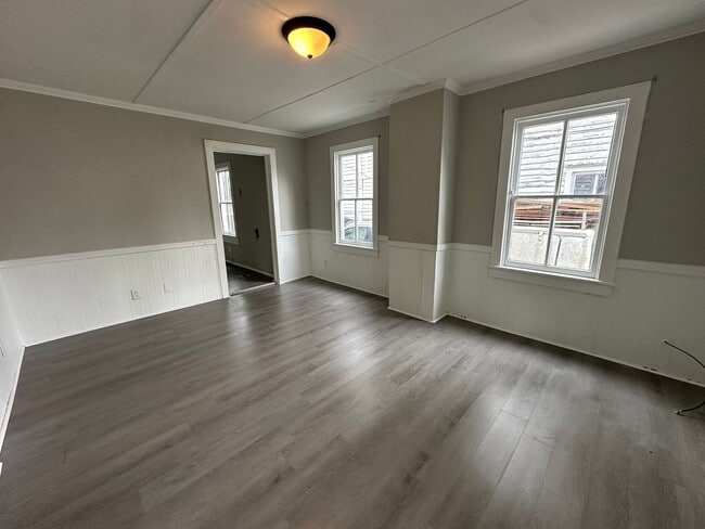 Building Photo - Spacious 3 Bedroom Home with Bonus Rooms & Pantry