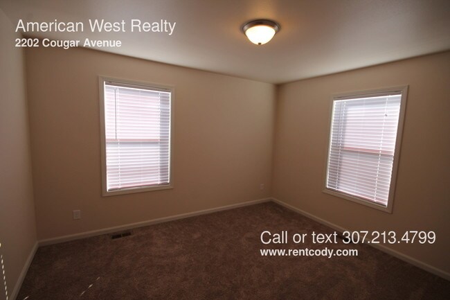 Building Photo - 2202 Cougar Ave