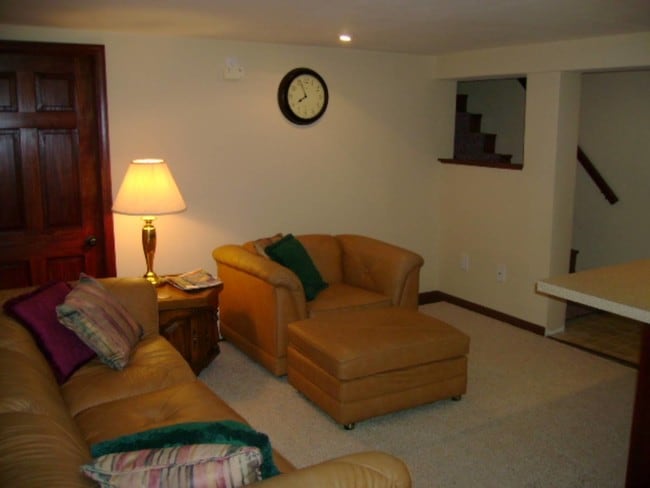 Building Photo - 20 Locust Grove Rd