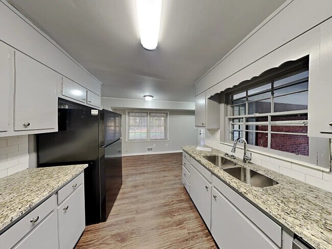 Foto del edificio - 104 Limestone Ln