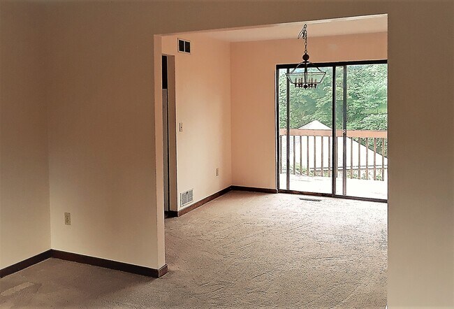 Dining room - 335 Ridgewood Ave