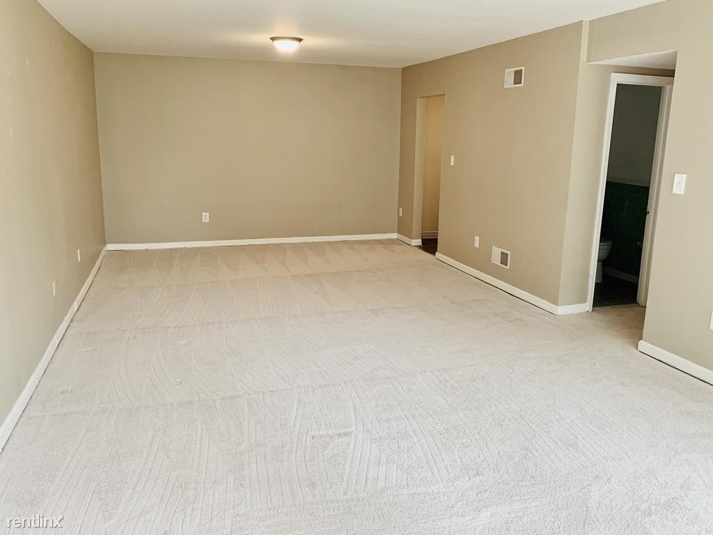 Primary Photo - 3 br, 1.5 bath Apartment - 1895 Addison Rd S