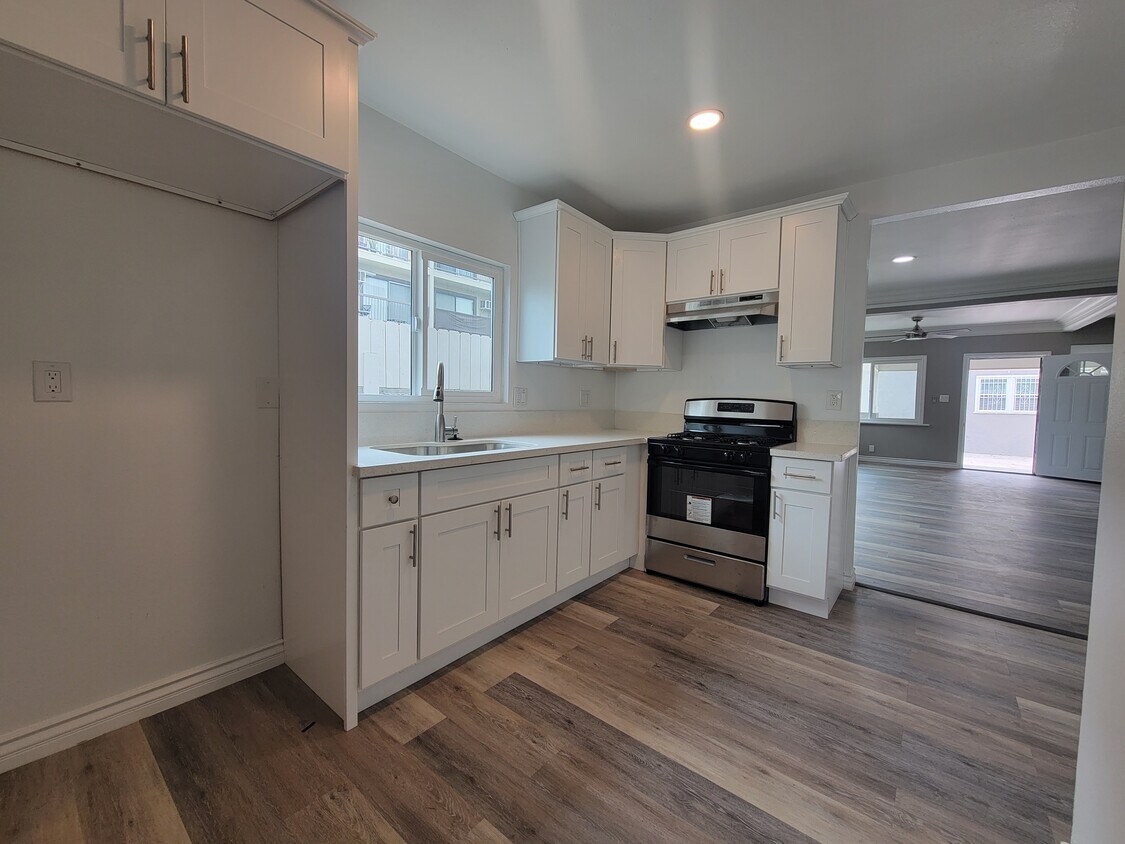 Foto principal - 3071 Harrington Ave
