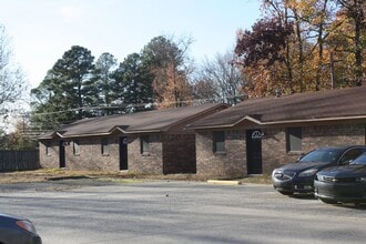 Building Photo - 10002 Shannon Dr