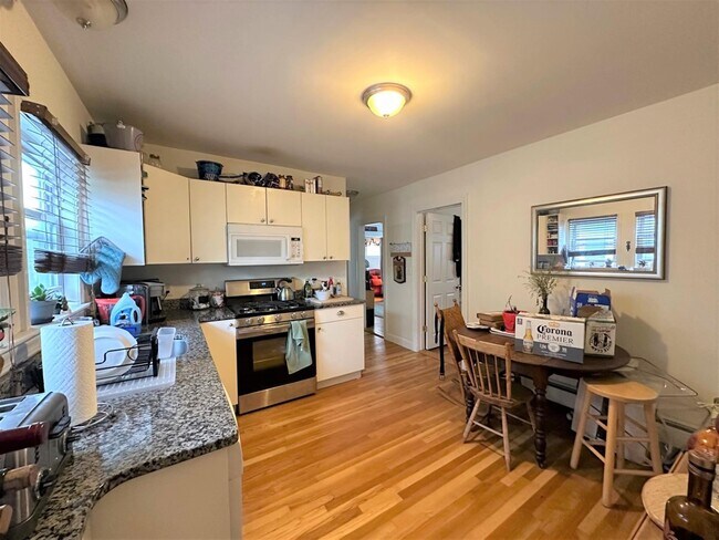 Foto del edificio - 12 Wheeler St