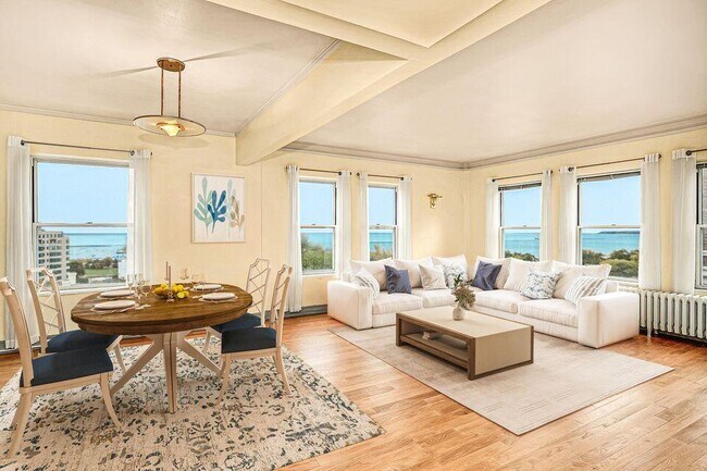 Foto del edificio - 1028 E Juneau Ave