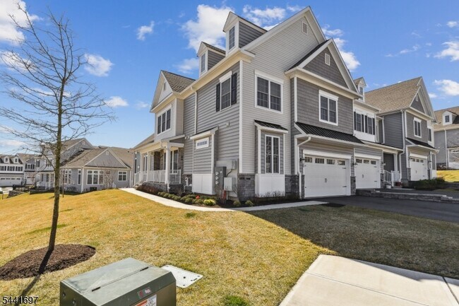 Building Photo - 15 Juniper Ct