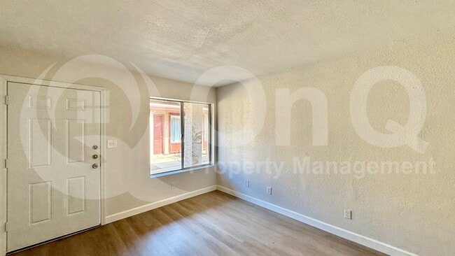 Building Photo - 27 W Inglewood St