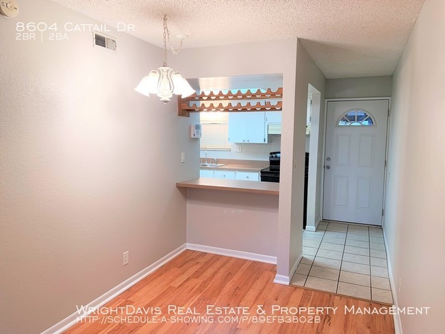 Building Photo - Adorable 2BD/1.5BA condo in Meadowood!