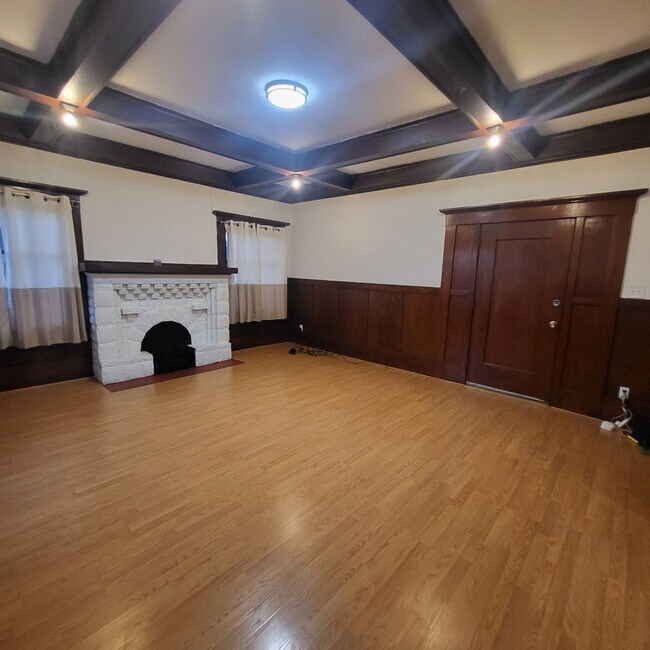 Building Photo - 1428 78th Ave