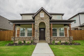 Building Photo - 712 N Salem Rd