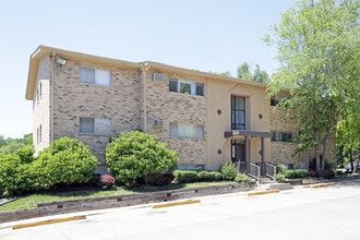 Building Photo - Urban Green Apartments - Urbandale