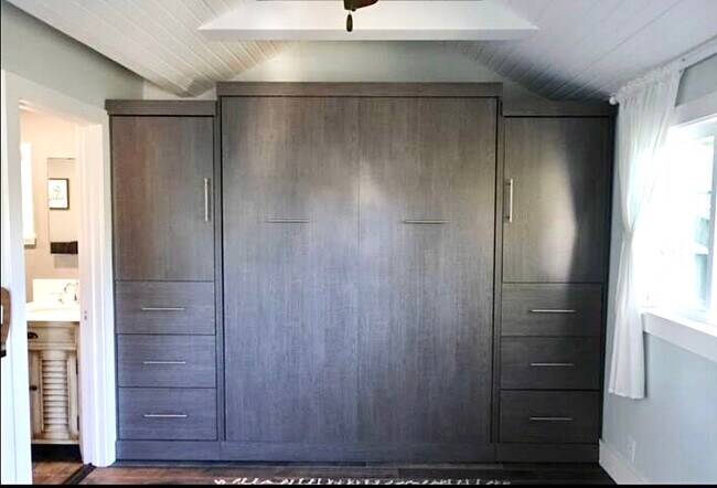 Foto del edificio - 575 Valle Vista Ave