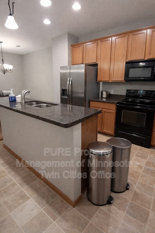 Foto del edificio - 15584 Empress Ave N