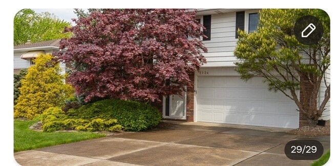 Building Photo - 2324 Coventry Dr