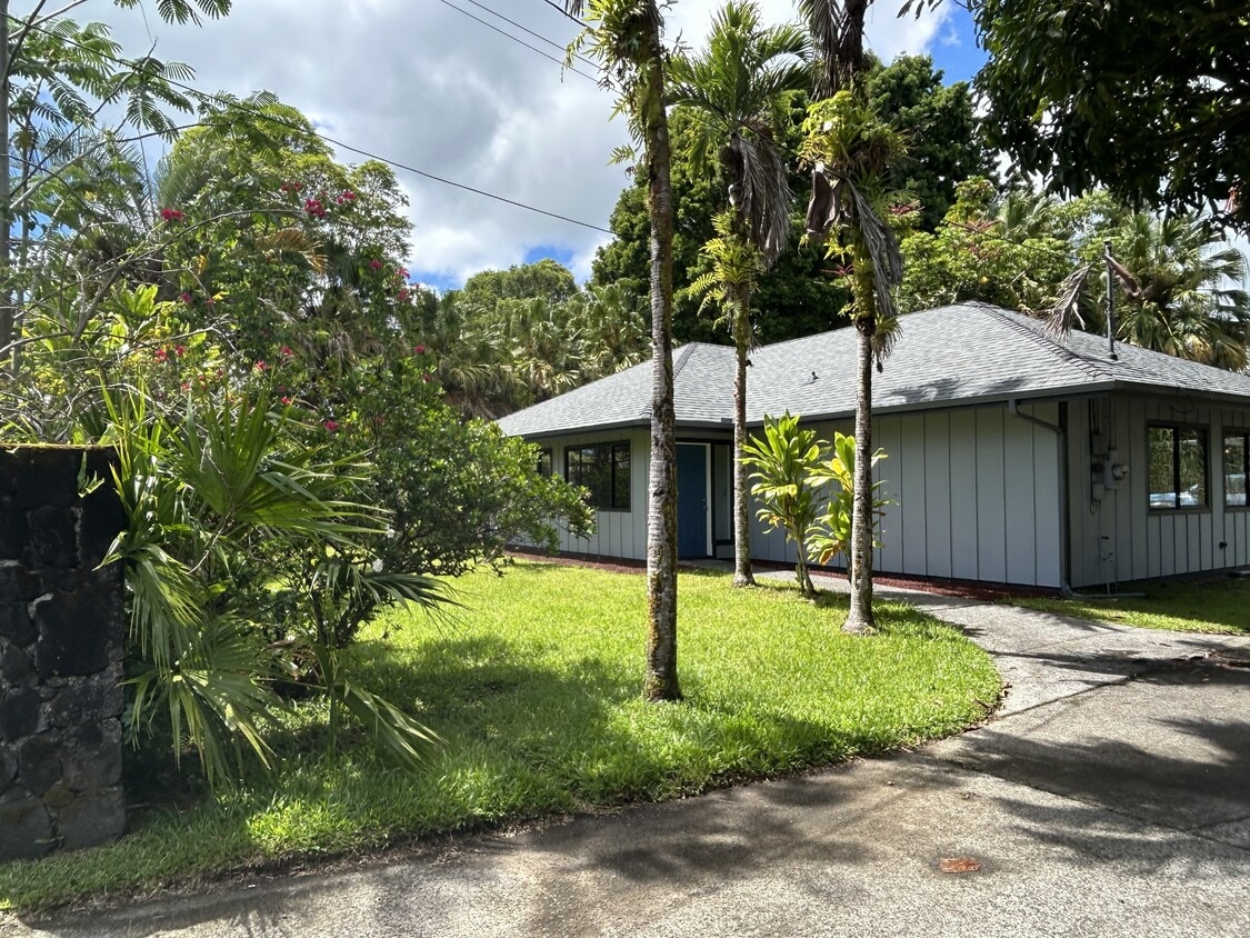Primary Photo - 15-2726-2726 Akule St