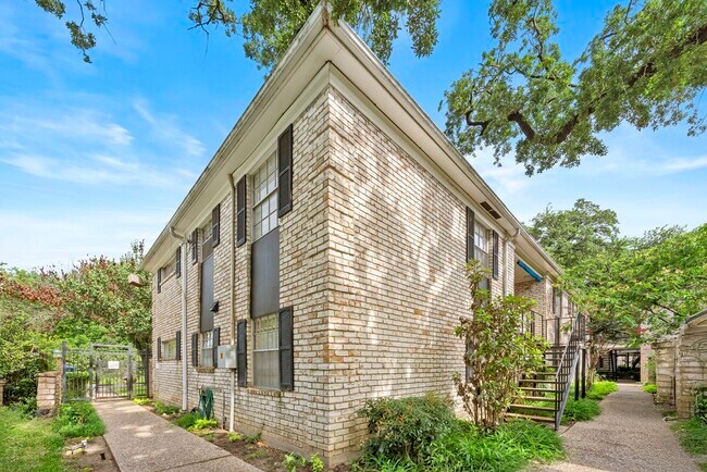 Building Photo - 7900 Westheimer Rd