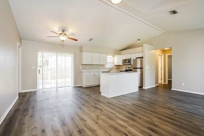 Foto del edificio - 706 SW 11th St
